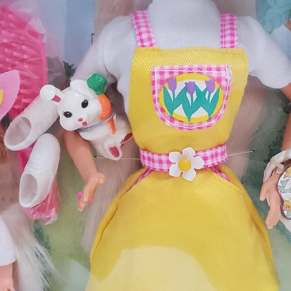 NRFB RARE 1997 Vintage Easter Egg Hunt Barbie and Kelly Gift Set TWO dolls - Picture 2 of 7